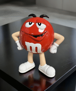 Alternative view of Red M&M’s Classic – Statua Decorativa