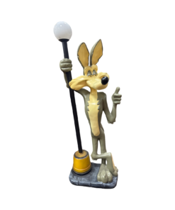 Alternative view of LAMPADA Wile E. Coyote STATUA
